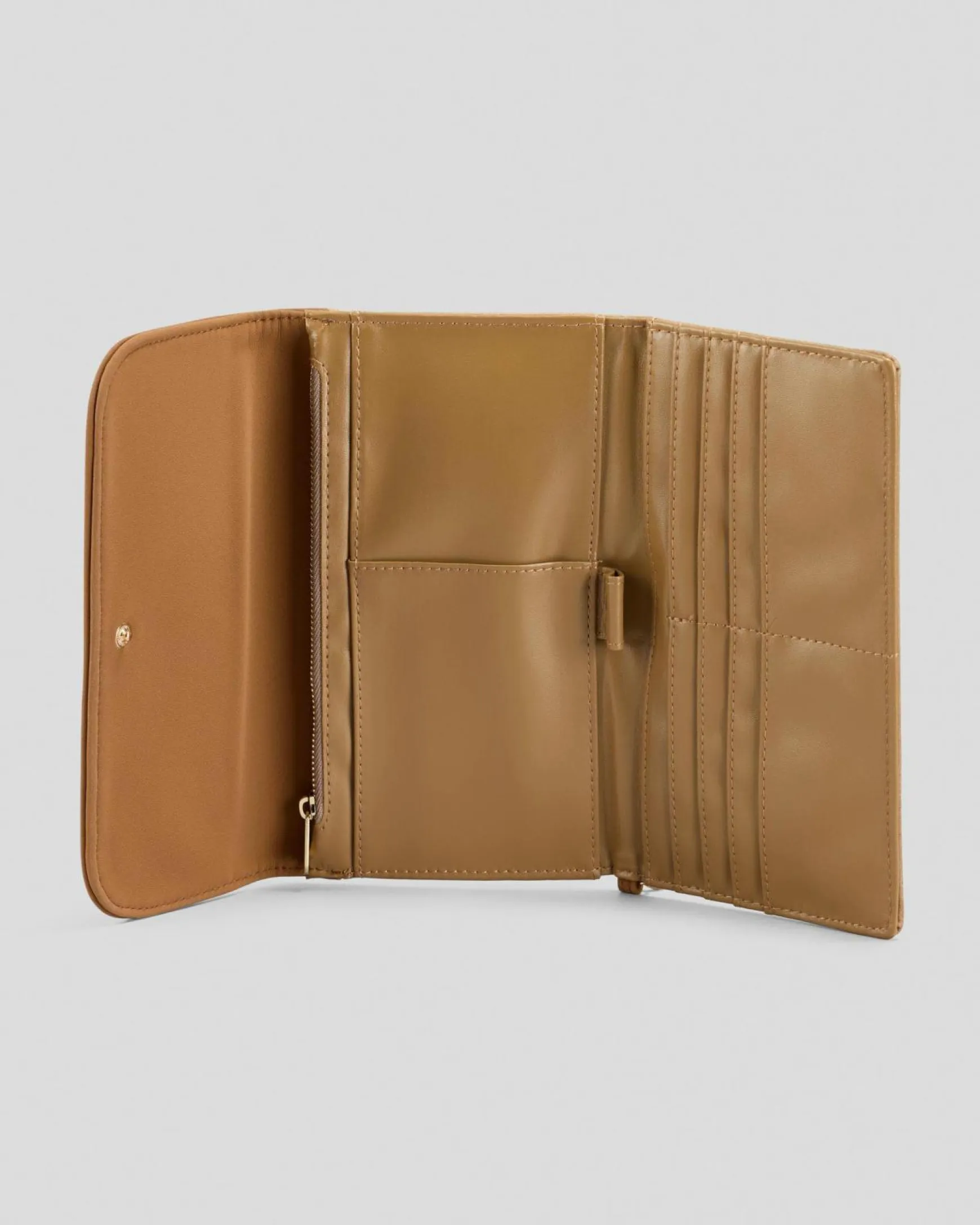 Aria Travel Wallet