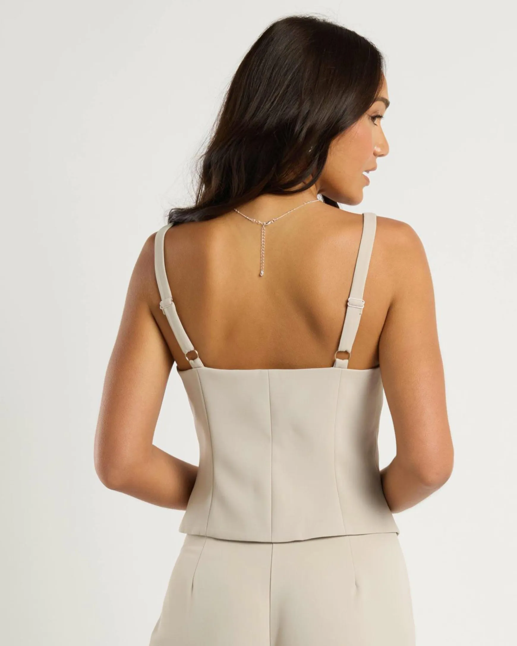 Elle Vest