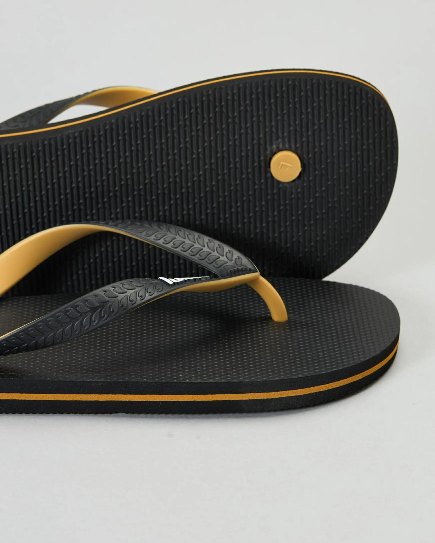 Framework Thongs