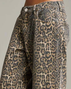 Icon Leo Straight Leg Jeans