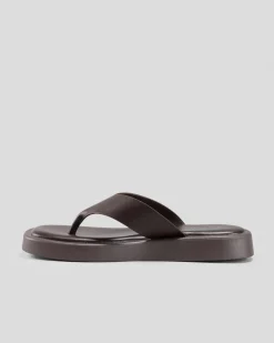 Kai Thong Sandals