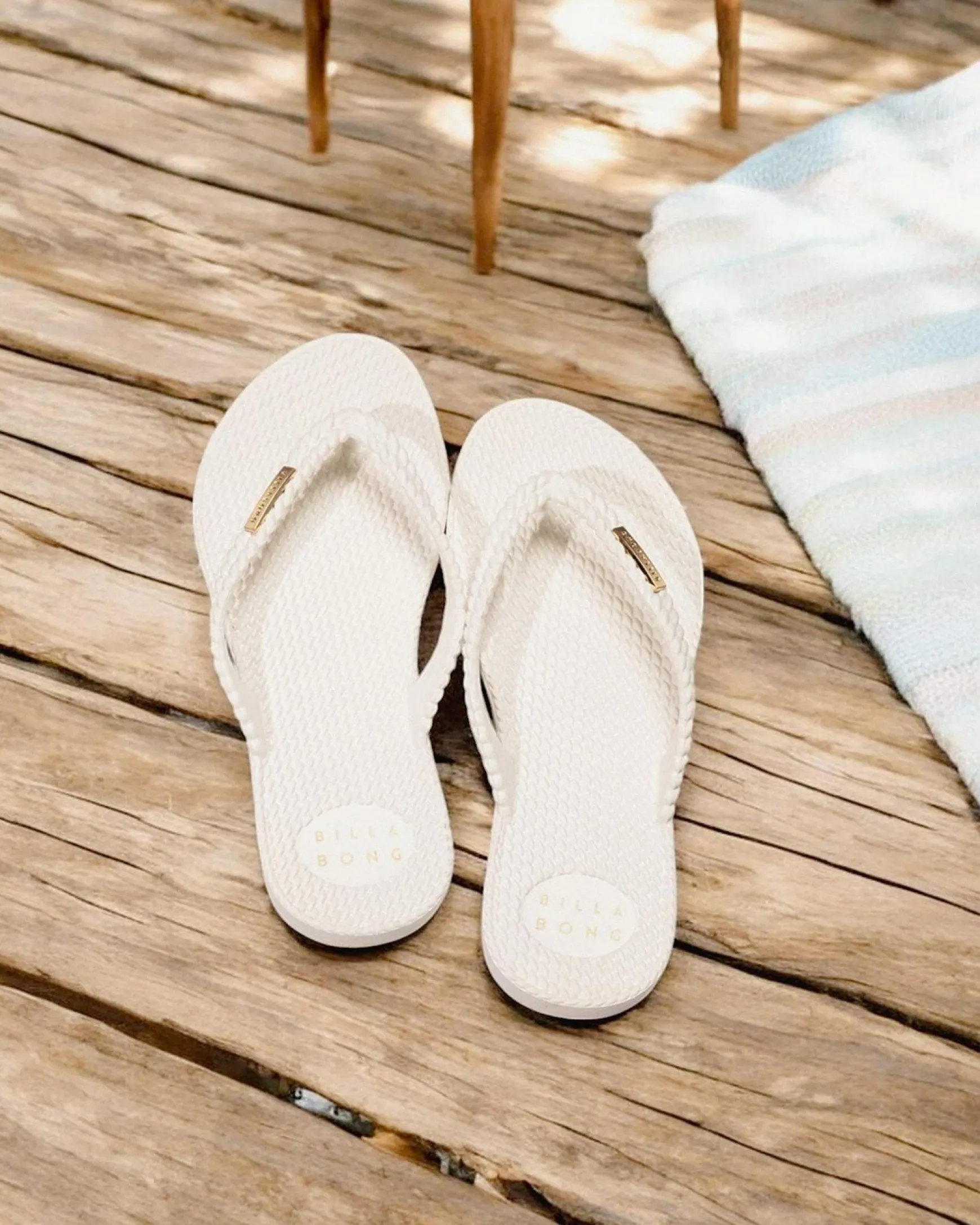 Kick Back Thongs