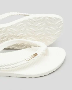 Kick Back Thongs