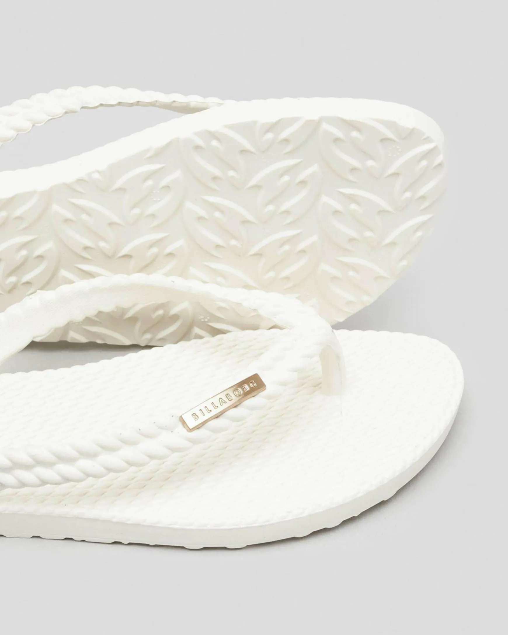 Kick Back Thongs