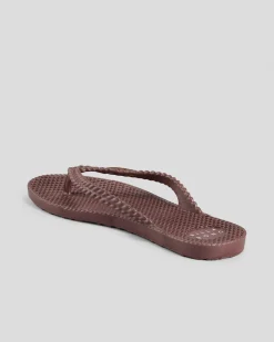 Kick Back Thongs