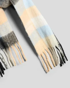 Mae Scarf