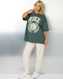 Sportswear Essential Women's Oversized T-Shirt